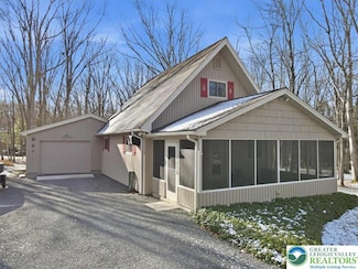 20 Pool Dr, Jim Thorpe, PA 18229