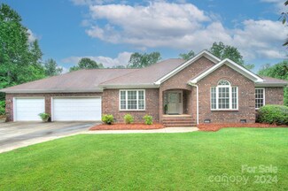 1822 White Ibis Ct, Clover, SC 29710