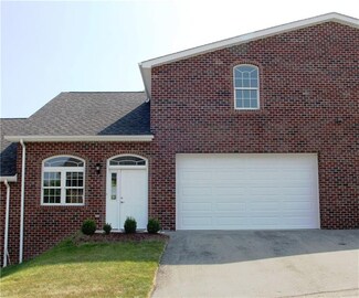 504 Melina Dr Unit 30, Lower Burrell, PA 15068