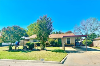 813 Mullins, Lewisville, TX 75057