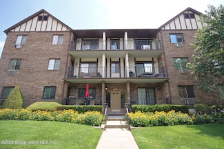160 Devon Loop Unit 5, Staten Island, NY 10314