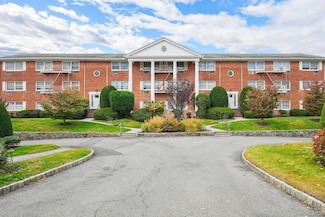 57 Maple Ave Unit 2B, Hastings Hdsn, NY 10706