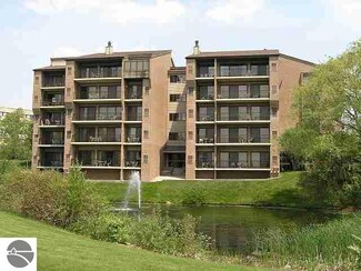 5025 Valleyway Dr Unit 62, Williamsburg, MI 49690