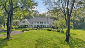 19 Father Peters Ln, New Canaan, CT 06840