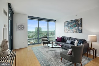 2101 Market St Unit 3605, Philadelphia, PA 19103