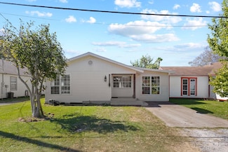 1006 Montgomery St, Port Neches, TX 77651