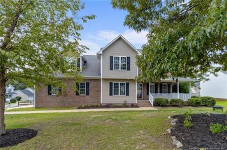15 Robeson St, Spring Lake, NC 28390