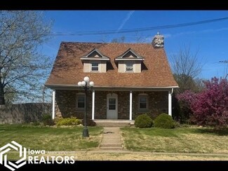 807 S Clinton St, Albia, IA 52531