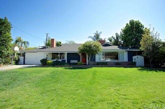 920 W Sharon Rd, Santa Ana, CA 92706