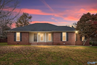 120 Singletree Dr, Hazel Green, AL 35750