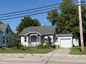 332 S Main St, Mishicot, WI 54228
