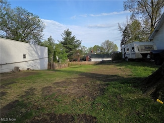 2449 4th St, Cuyahoga Falls, OH 44221