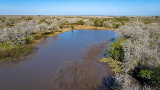 998 County Road 361, Gillett, TX 78116
