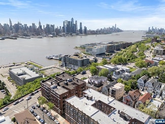 1055 Boulevard E Unit D3, Weehawken, NJ 07086