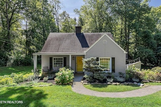 2004 Kemper Ln, Knoxville, TN 37920