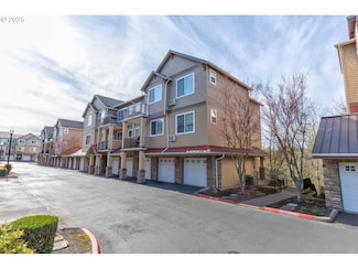 695 NW Falling Waters Ln Unit 304, Portland, OR 97229