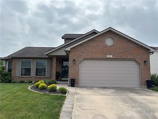 95 Fox Harbor Dr, Troy, OH 45373