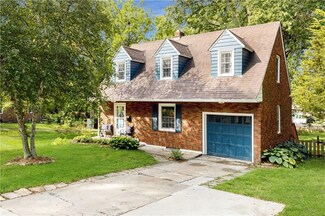 1134 65th St, Windsor Heights, IA 50324