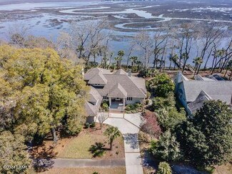 717 Island Cir E, Saint Helena Island, SC 29920