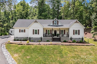 70 Jp Huggins Dr, Hendersonville, NC 28792