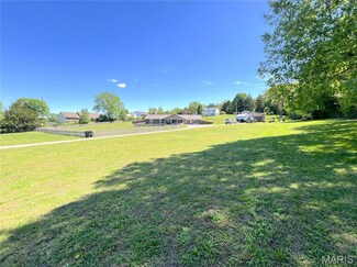 24800 Southside Rd, Waynesville, MO 65583