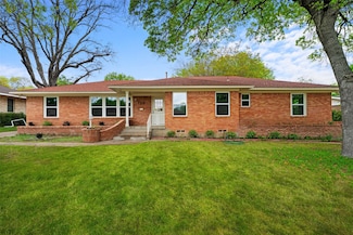 729 Town Creek Dr, Dallas, TX 75232