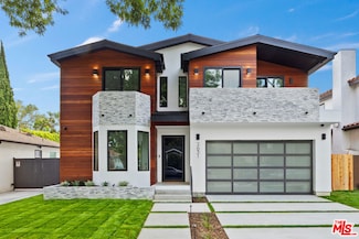 2631 Castle Heights Place, Los Angeles, CA 90034