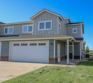 2727 28th St W, Williston, ND 58801