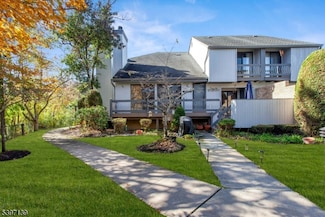 32 Magnolia Ct, Monmouth Junction, NJ 08852