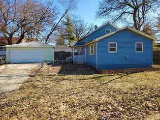 1205 Indian Ave, Aurora, IL 60505