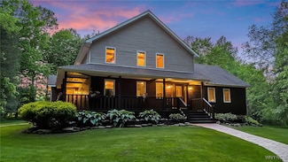 40 Fernott Dr, Lancaster, NY 14086