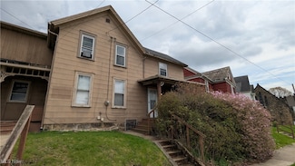 393 Spicer St, Akron, OH 44311