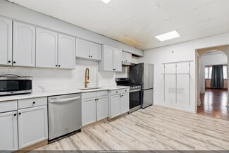 26 W 51st St, Bayonne, NJ 07002