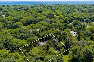 4 Baiting Hollow Rd, East Hampton, NY 11937