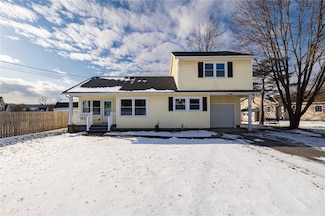 97 Hogan Rd, Fairport, NY 14450
