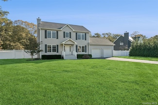 16 Mastro Ct, Baiting Hollow, NY 11933