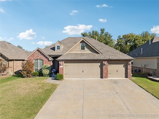 5317 Skylane Dr, Sand Springs, OK 74063