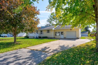 6810 52nd St S, Muscatine, IA 52761