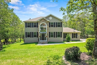 137 Long View Dr, Effort, PA 18330