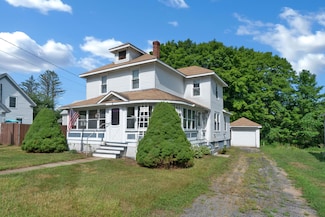 2 Harrison St, Springvale, ME 04083