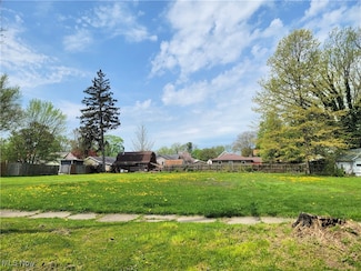 557 Buffalo St, Conneaut, OH 44030