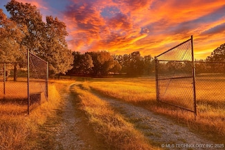 19616 Helt Rd, Claremore, OK 74017