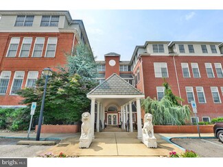 100 Aura Rd Unit 305, Clayton, NJ 08312