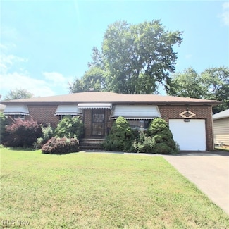 7330 Maplewood Rd, Parma, OH 44130