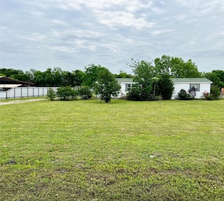 9248 Douglas Cir, Terrell, TX 75160