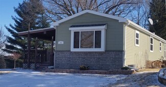 101 Elm St, Poynette, WI 53955