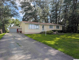 16121 34th St SE, Mason City, IA 50401