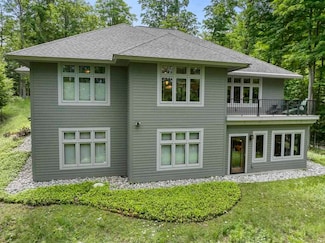 123 Ann St, Boyne City, MI 49712