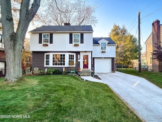 2445 Orchard Rd, Ottawa Hills, OH 43606