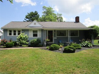 28 N Elm St, Jefferson, OH 44047